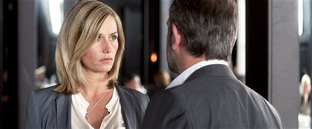 Cécile de France et Jean Dujardin dans Möbius