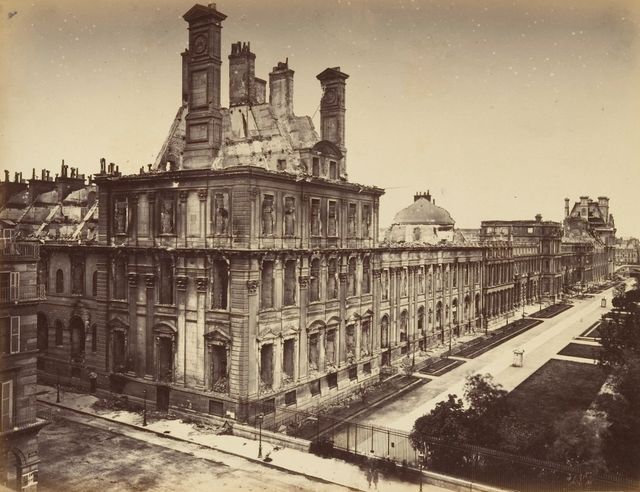 Le palais des Tuileries après l’incendie de 1871 - par Alphonse J. Liébert