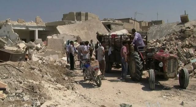 Familles en exil après bombardements