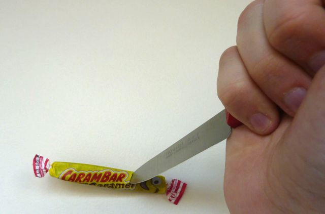Carambar poignardé