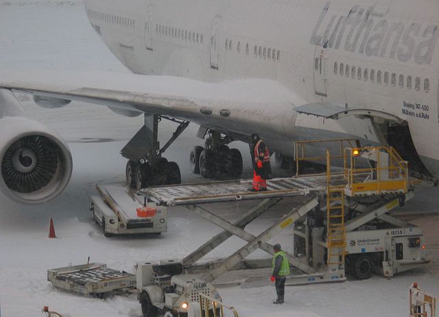 Avion dans la neige