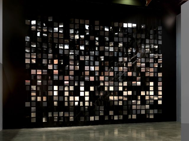 Julio Le Parc Continuel- lumière avec formes en contorsion, 1966-2012
