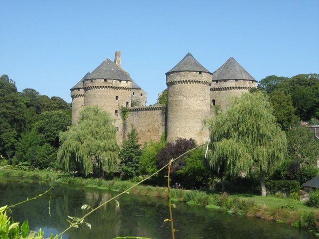 Châteaux à Lassay-les-Châteaux