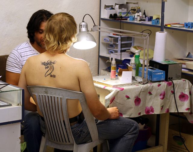 le salon de tatouage Razzouk