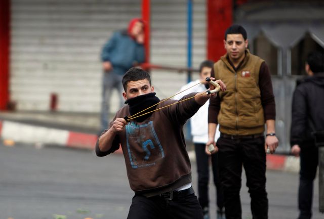Le plus souvent, il s'agit de garçons palestiniens arrêtés pour jets de pierres