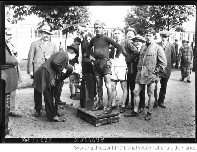 Pesée à l'arrivée 1912
