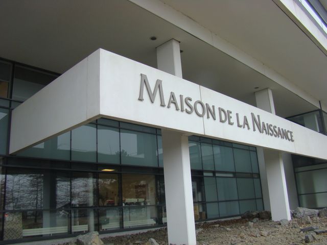 Fronton de la Maternité Jules Verne - Maison de la Naissance à Nantes
