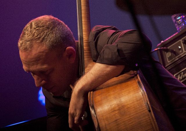 Avishai Cohen en concert à Jazz sous les Pommiers