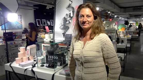 Lorraine Dauchez, fondatrice d'Arteum, dans une de ses boutiques