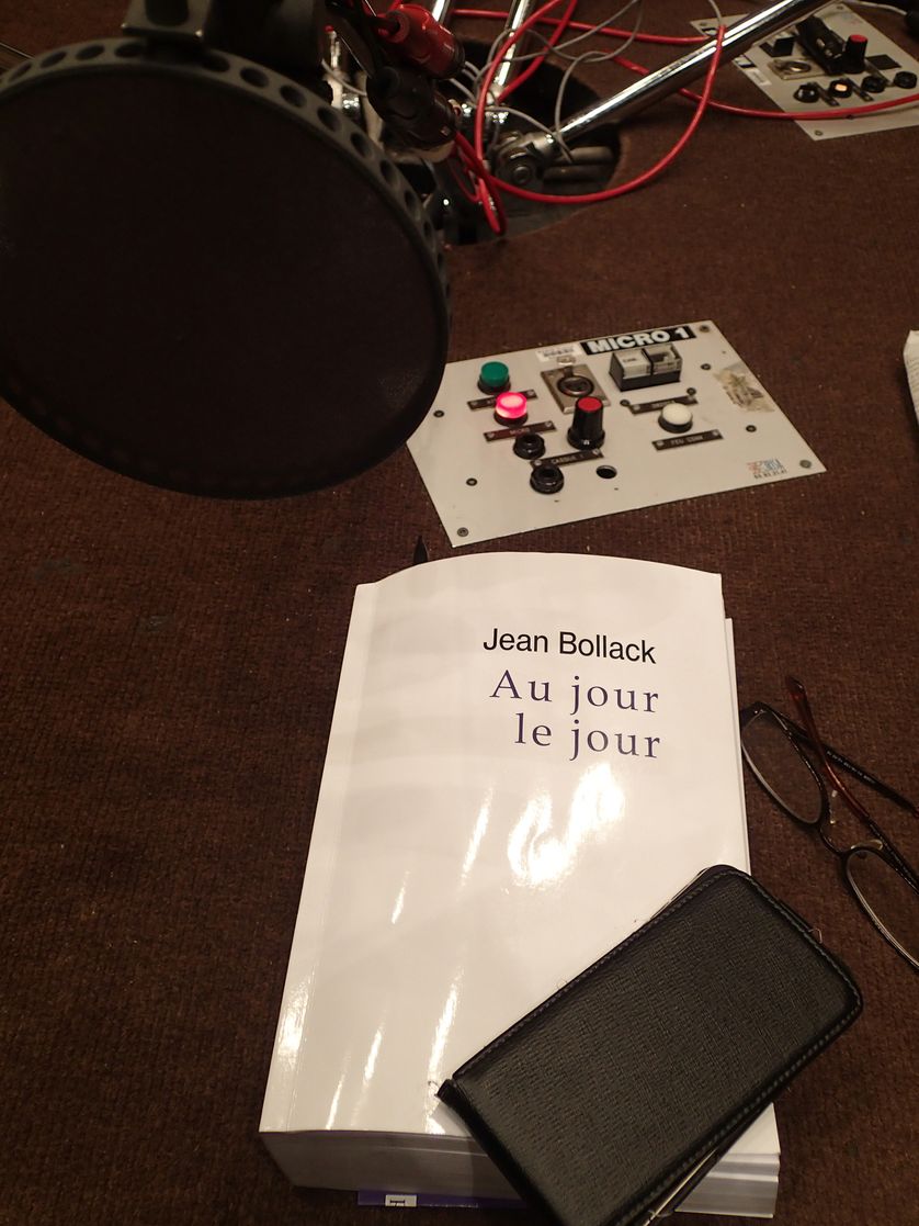 Visuel André Wilms lit des extraits de « Au jour le jour »