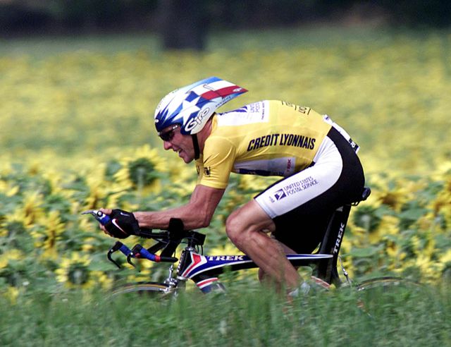 Lance Armstrong lors du contre la montre Montlucon - Saint-Amand-Montrond en 2001