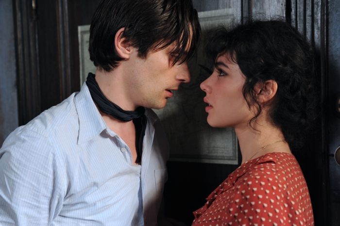 Raphaël Personnaz et Victoire Bélézy sont Marius et Fanny