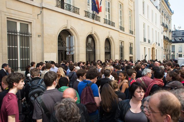Rassemblement à Science Po en hommage à Clément Méric