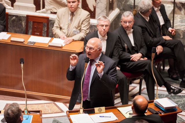 Questions au Gouvernement. Michel SAPIN, Ministre du Travail, de l Emploi, de la Formation professionnelle et du Dialogue social