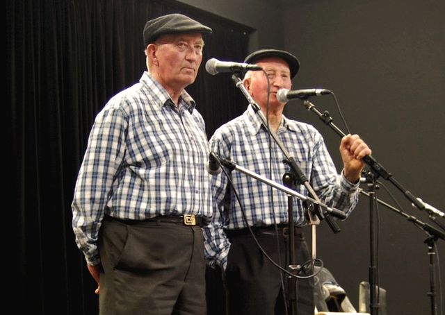Les Frères Morvan au Fest Noz à l'Espace de l'Étang Bleu de Paimpont en 2010