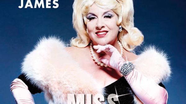 Marianne James dans "Miss Carpenter"