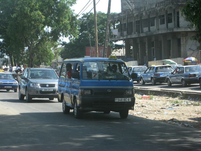 Minibus à Pointe-Noire, Congo