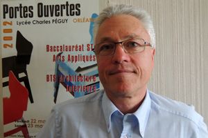 Pixel Education - Serge Cimolino est provisuer du lycée Charles Péguy à Orléans