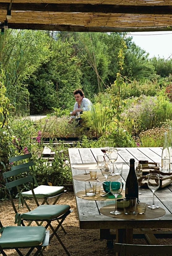 Armand Arnal dans son restaurant "La Chassagnette".