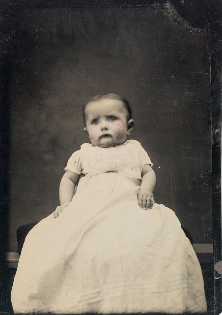 Bébé assis