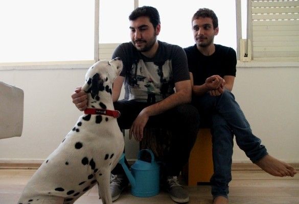 David et Khader avec leur chien