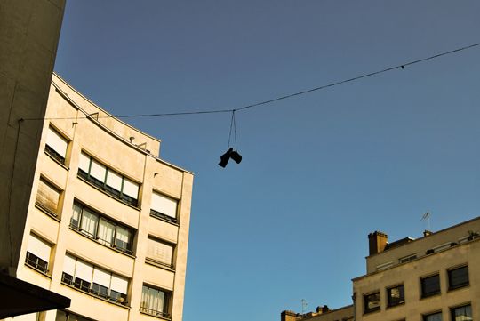 La mode du "shoe tossing", venue des Etats Unis