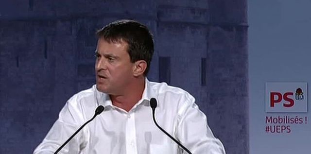 Manuel Valls à la tribune de la Rochelle