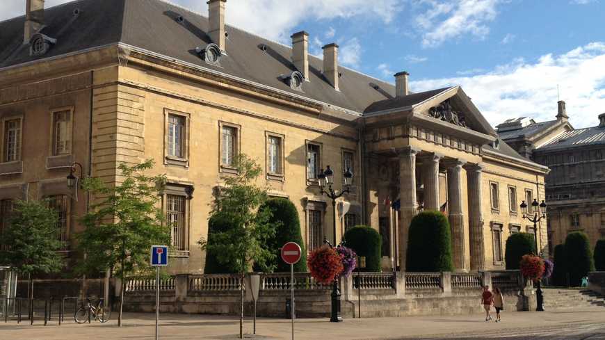 Le palais de justice de Reims.