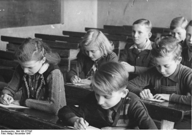 Une école allemande en zone d'occupation soviétique en novembre 1947