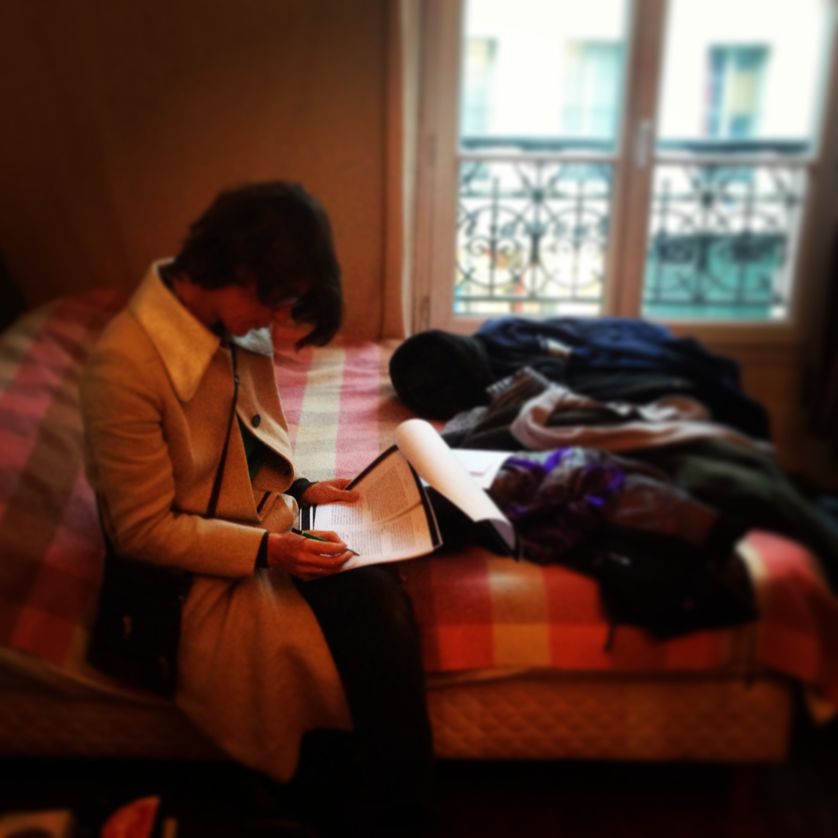 Irène Jacob dans la chambre de Thomas Clerc