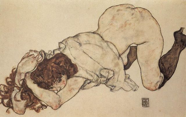 Jeune fille à genoux sur les deux coudes appuyés - Egon Schiele