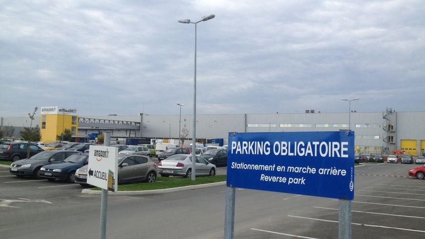 Plateforme logistique Amazon de Saran, près d'Orléans