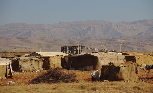 Camps de réfugiés à la frontière libanaise