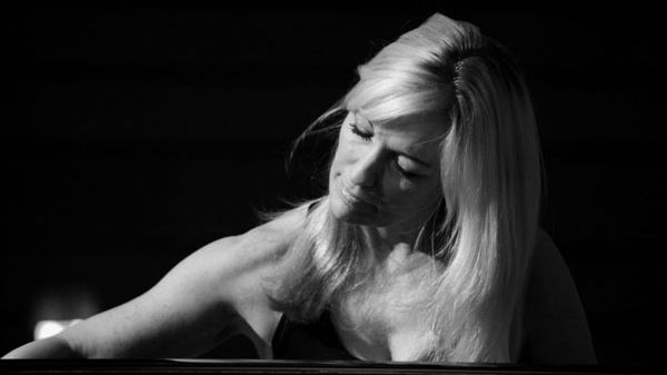 Photo - Lisa Hilton
