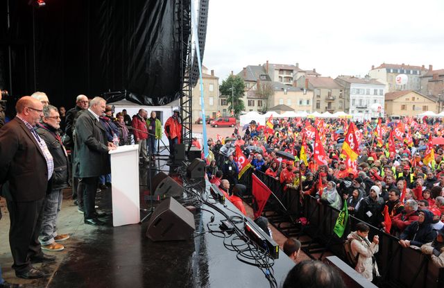 Des milliers de manifestants à Roanne
