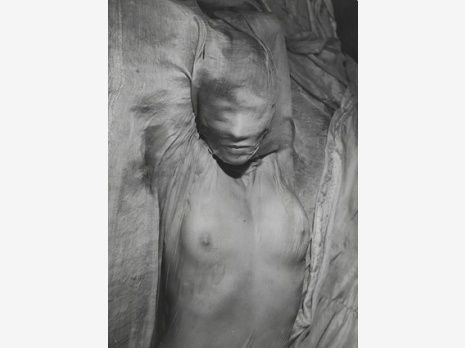 Voile mouillé - Épreuve gélatino-argentique, tirage d’époque.Collection particulière, Suisse.