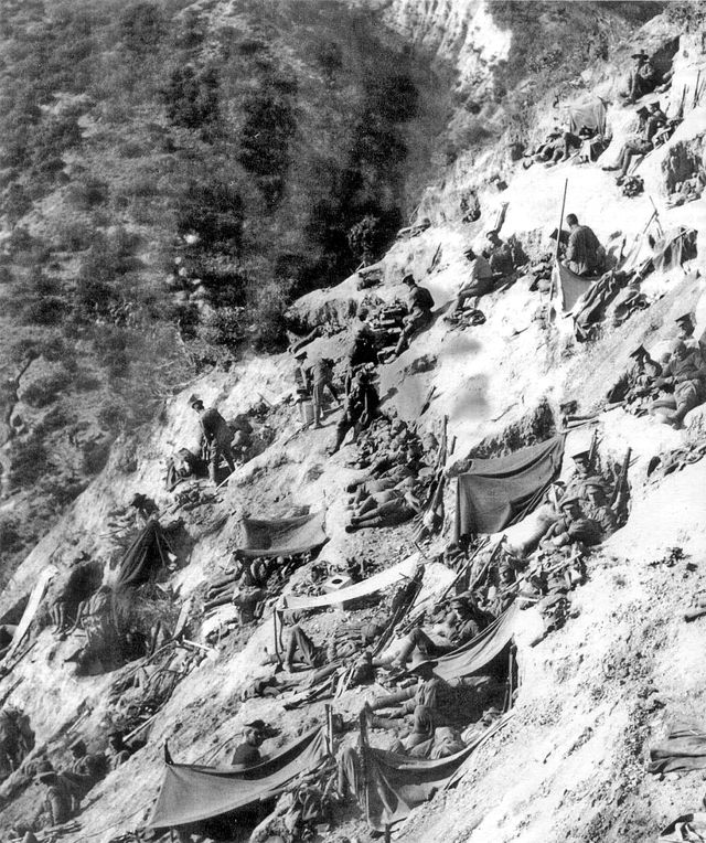 Soldats du 1er Bataillon Australien à Steele's Post le 3 mai 1915 durant la bataille de Gallipoli