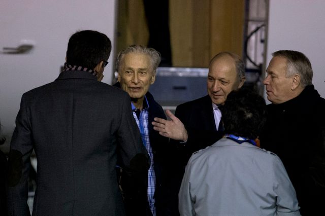 Francis Collomp à son arrivée à Villacoublay