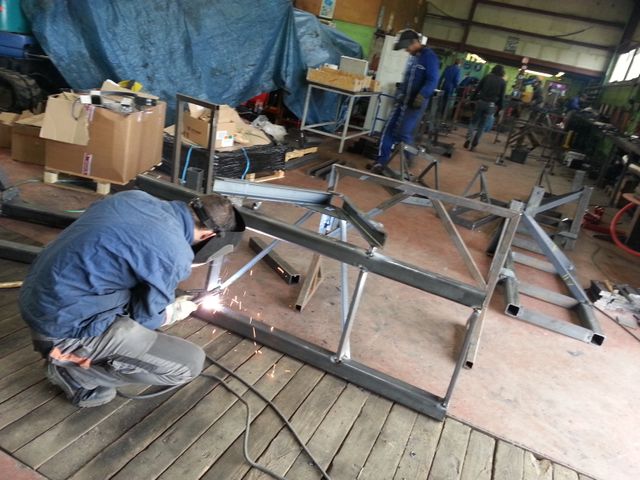 Des maraîchers en stage de fabrication du cultibutte