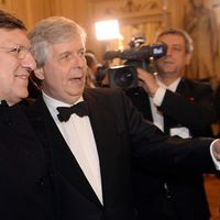José Manuel Barroso, président de la Commission européenne, et Stéphane Lissner, intendant de la Scala de Milan lors de l'ouverture de la saison avec La Traviata de Verdi (© EPA/MaxPPP)
