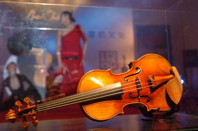 stradivarius