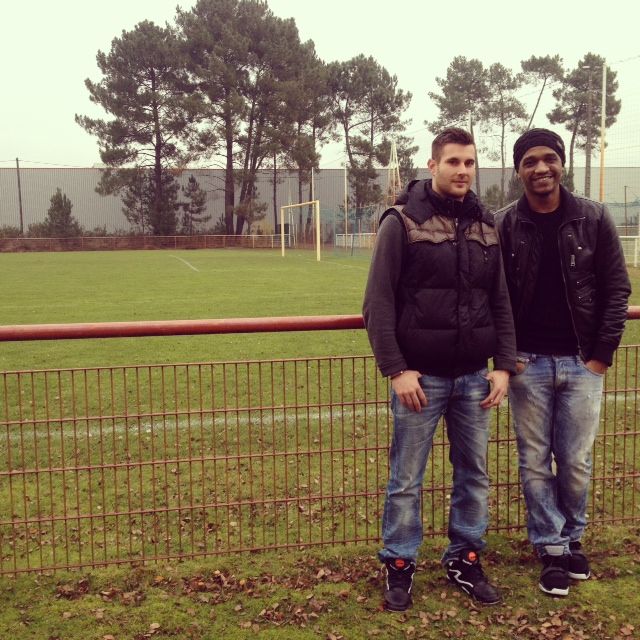 A droite : Frédéric Thomas, ancien capitaine du Mans FC. A gauche : Thibaud Ferrand, gardien de but.