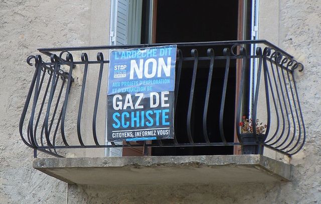 Banne (Ardèche) - opposition à l'extraction des gaz de Schiste