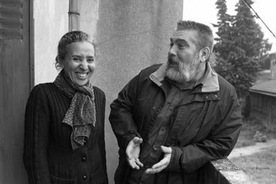 Yves Dervin et Nadia Thibault expliquent le fonctionne la Boutique Solidarité – Fondation Abbé Pierre