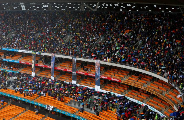 Le Soccer City Stadium de Soweto se remplit