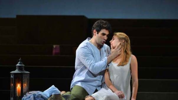 A l'Opéra de Montpellier, à l'automne 2012, Sabine Devieilhe et Frédéric Antoun partagaient déjà l'affiche d'une Lakmé mise en scène par Vincent Huguet. A Paris, les deux interprètes seront réunis dans un spectacle réglé par Lilo Baur.