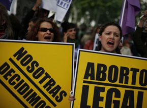 Manifestation pro-avortement en Espagne