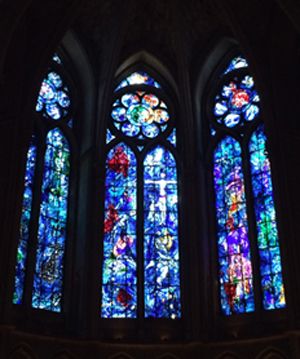 Les vitraux signés Chagall, dans la cathédrale de Reims