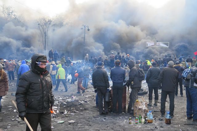 Manifestations à Kiev, dans la rue qui mène au parlement ukrainien