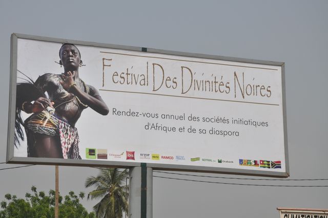 Affiche festival des Divinités